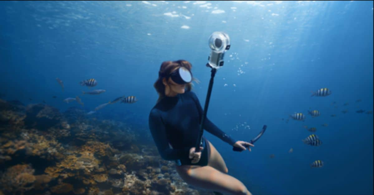 Underwater Cameras While Diving